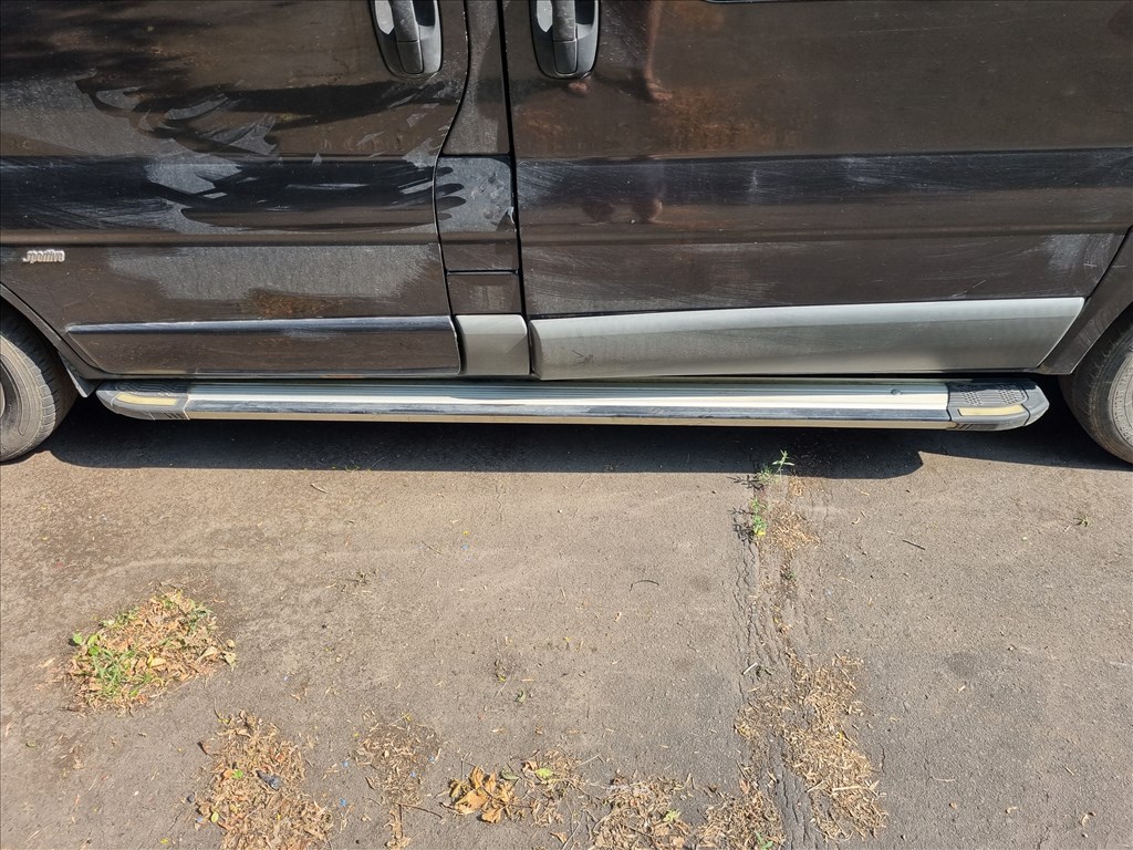 Renault Trafic, Opel Vivaro, Primastar fellépő   2. kép