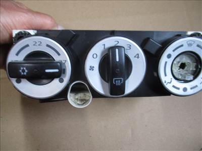Mitsubishi Colt VI fűtéskapcsoló panel klímás P7820A256H