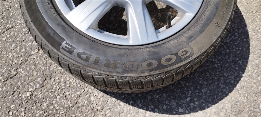 Audi 16" gyári alufelni 5×112 osztókörrel használható téli gumikkal eladó! 7. kép