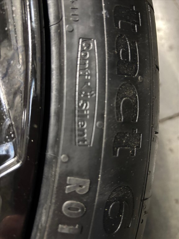  5x112 lyukosztású 23" új (gyári felni) alufelni, rajta 285/35 újszerű Continental nyári gumi gumi  6. kép