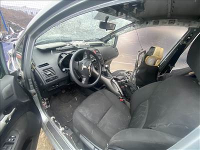 Toyota Auris 1.33 E150 bal első  biztonsági öv 