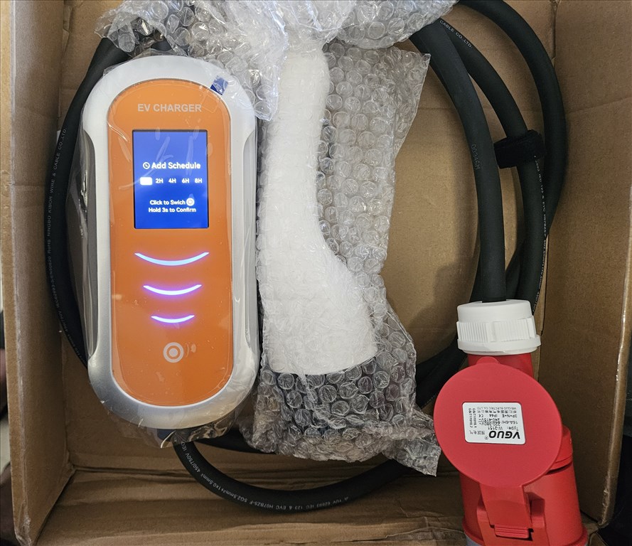 Eladó új 4m EVSE EV töltő Type 2 3 fázis (11KW) 8-16A elektromos járműhöz +táska 3. kép