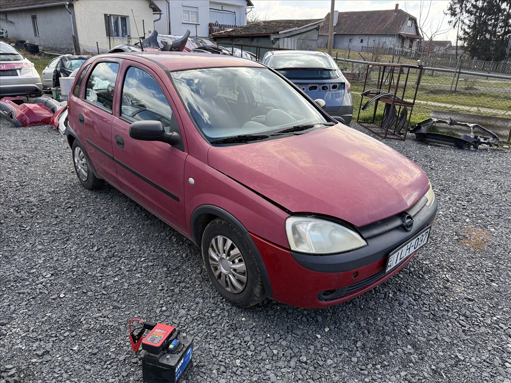 Opel Corsa C bontott alkatrészei vagy egyben bontásra eladó 2. kép