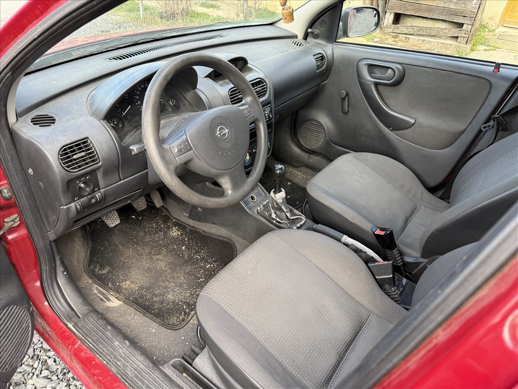 Opel Corsa C bontott alkatrészei vagy egyben bontásra eladó 5. kép