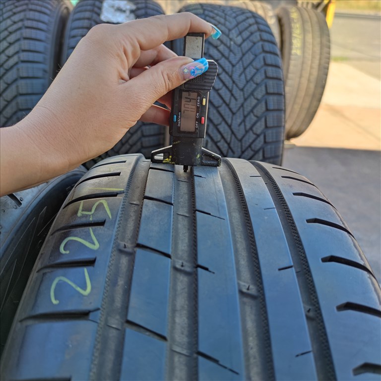  225/40 R18 Nokian nyári gumi 115000ft a 4db/60/ 4. kép