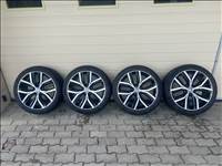 5x112 lyukosztású 19" újszerű (gyári felni) alufelni, rajta 245/40 újszerű nyári gumi gumi