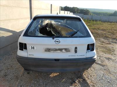 Opel ASTRA F CLASSIC Ferdehátú 1.4 i váltó