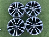 5x114.3 18" Renault gyári alufelni + TPMS szenzor 7Jx18h2 ET35