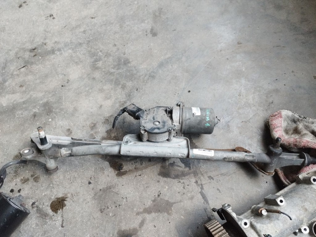 Chrysler Voyager / Grand Voyager 2008- első ablaktörlő szerkezet motorral w000002572 05113043aa 2. kép