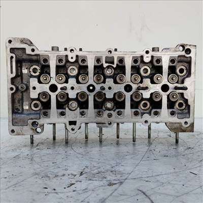 202632 Alfa Romeo 159, 156, 147, Gt 1,9 16v Diesel hengerfej, 5 mm szelepszárral, 1 izzítógyertya beletörve!!! 55206424