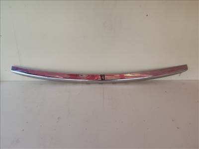 189610 Lancia Delta 2008-2014 hátsó lökhárító díszléc, a képen látható sérüléssel 735453413