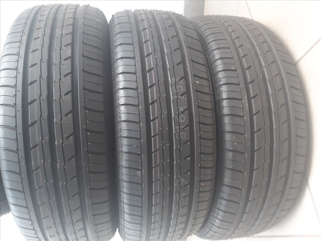  185/55 R16 Yokohama BluEarth-Es nyári gumi 3224 3. kép