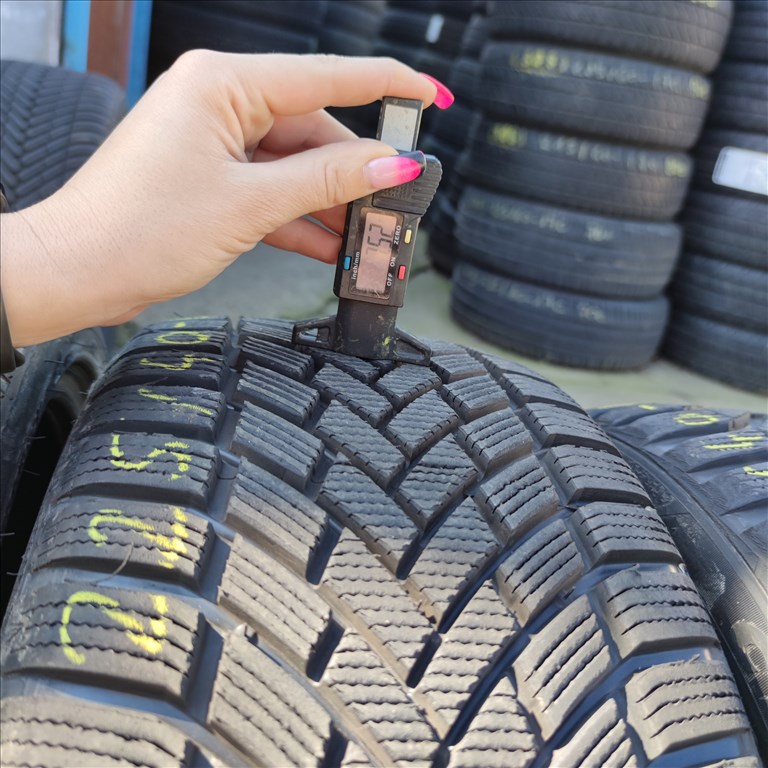 225/40 R18 Radar téli gumi 99500ft a 4db/9/ 4. kép