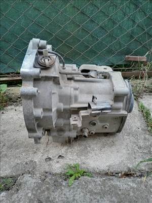 W CADDY VÁLTÓ 