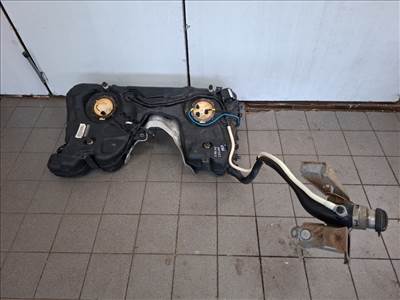 Skoda Karoq  üzemanyag tank (üzemanyagtartály) 5Q0201020NM