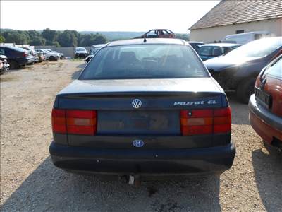 Volkswagen PASSAT (3A2_35I) 1.6 generátor