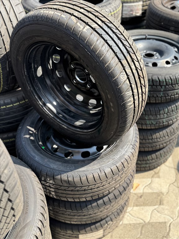 195/60 R15 Goodyear Efficient grip 88H l 4db 2. kép