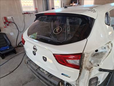 Nissan QASHQAI II J11 csomagtérajtó