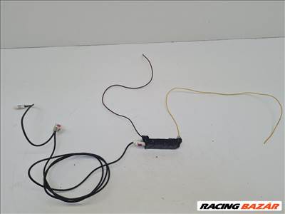 Volkswagen Golf VI antenna erősítő (22169)