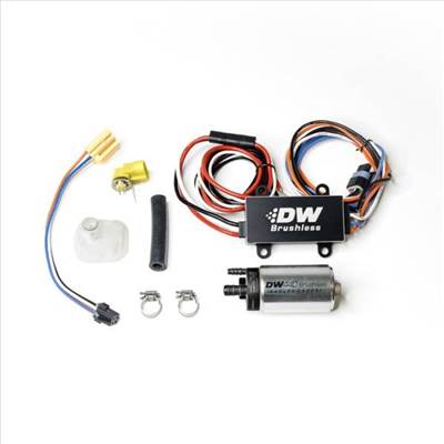 DeatschWerks üzemanyagszivattyú DW440 440lph + vezérlő C102 Mustang GT 05-10