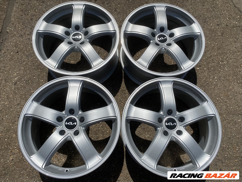 4db B.A.T. 18" Kia alufelni. (3963) 1. kép