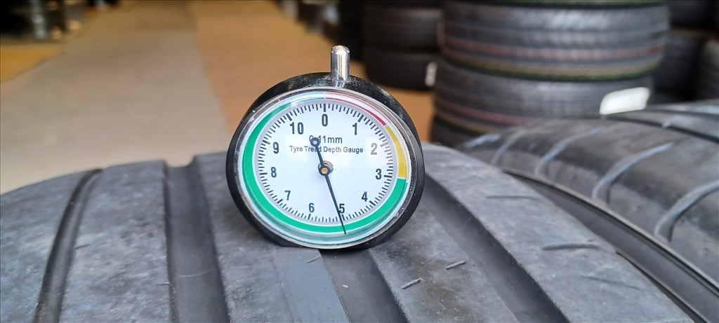 Yokohama Advan Sport V107 235/50 R19 nyári gumik 4db 3. kép