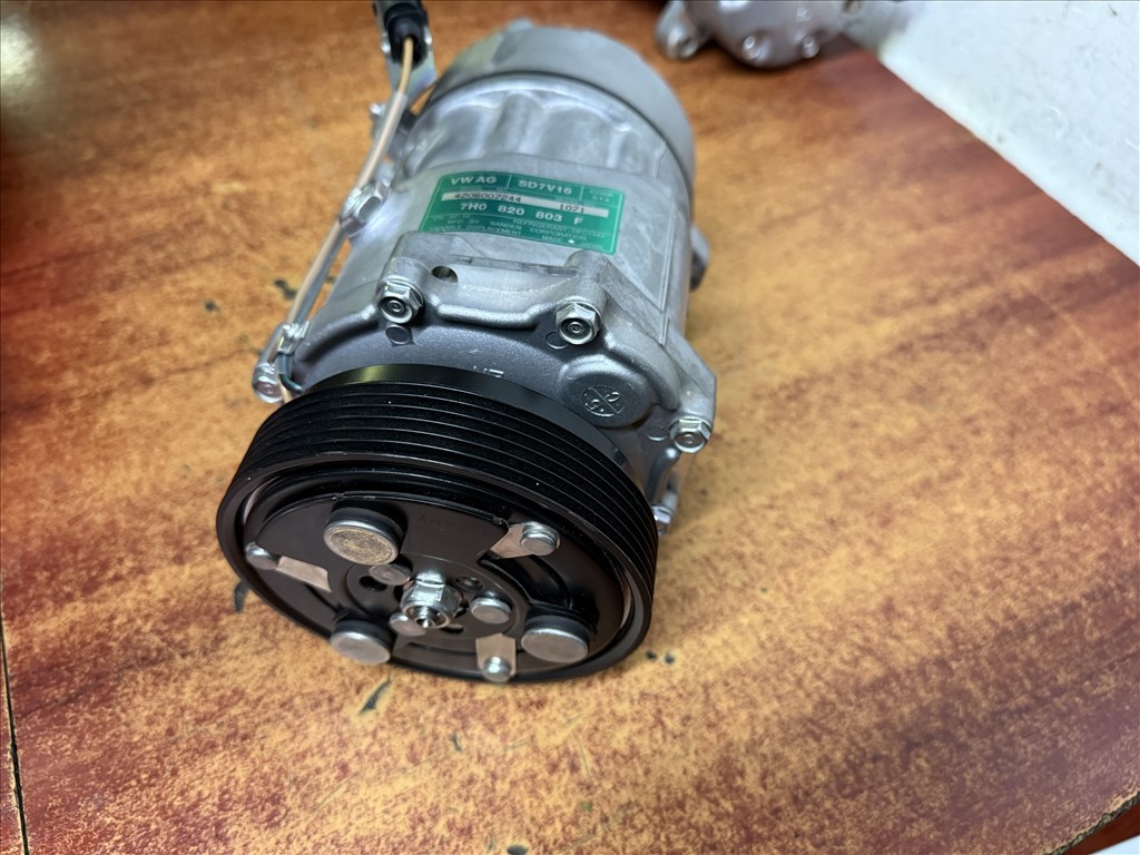 Vw Caddy 2.0SDI klímakompresszor  7h0820803f 2. kép