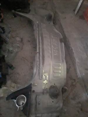 Nissan Almera N16 Hátfal