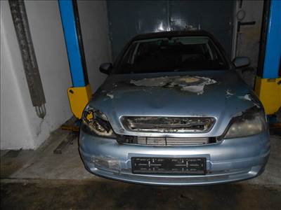 Opel ASTRA G Ferdehátú (F48_F08) 1.4 16V első utastér világítás