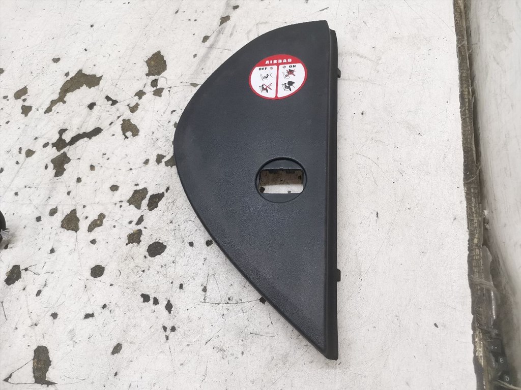 KIA PRO CEE'D (ED) 1.4 Jobb Műszerfal Oldalkárpit #39752# 847861H000 1. kép