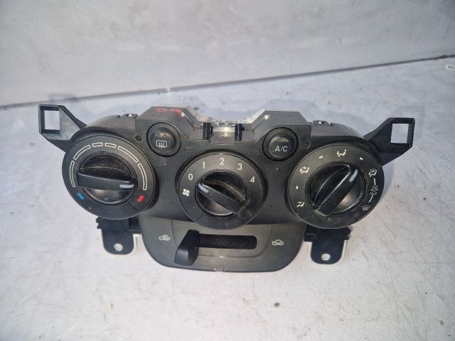 MAZDA 2 Fűtéskapcsoló (manuális klímás) 1. kép