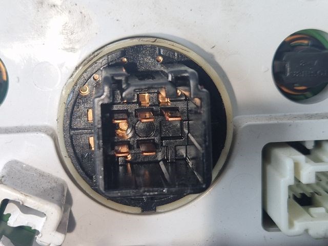 MAZDA 2 Fűtéskapcsoló (manuális klímás) 4. kép