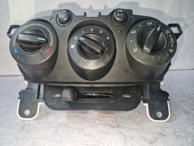 MAZDA 2 Fűtéskapcsoló (manuális klímás) 6. kép