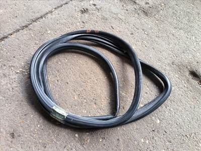 Toyota Yaris (XP130/XP150) Bal első gumikéder 