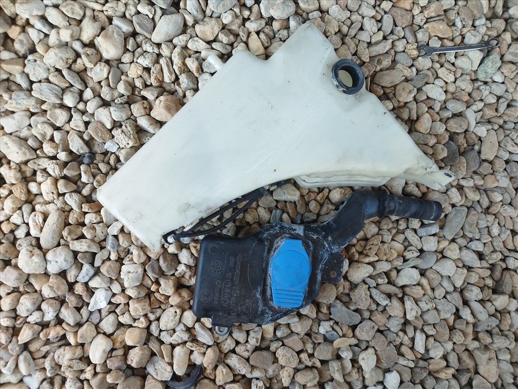 Audi A4 (B8 - 8K) komplett ablakmosó tartály eladó  1. kép