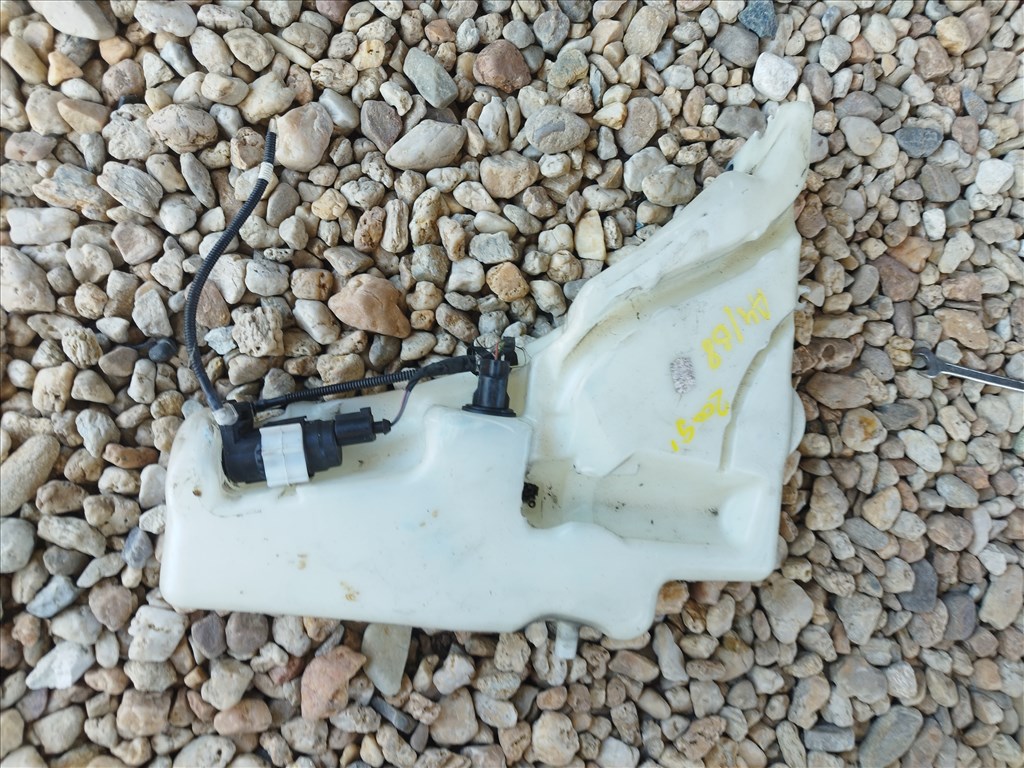 Audi A4 (B8 - 8K) komplett ablakmosó tartály eladó  3. kép