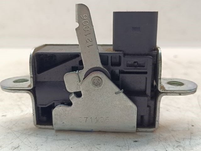 VW TOURAN Csomagtérajtó Zárszerkezet 2. kép