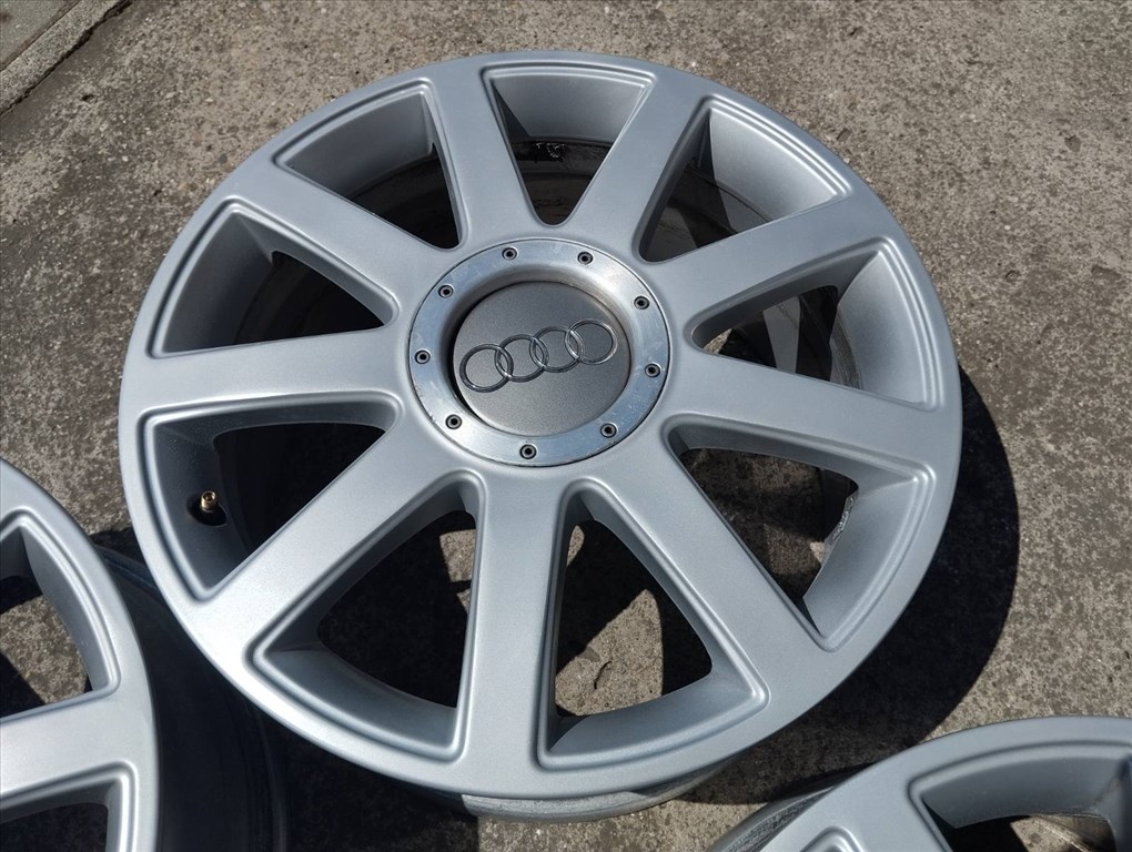 Audi S-line gyári alufelni, 5x112, 7.5x17, 57.1, et43 1. kép