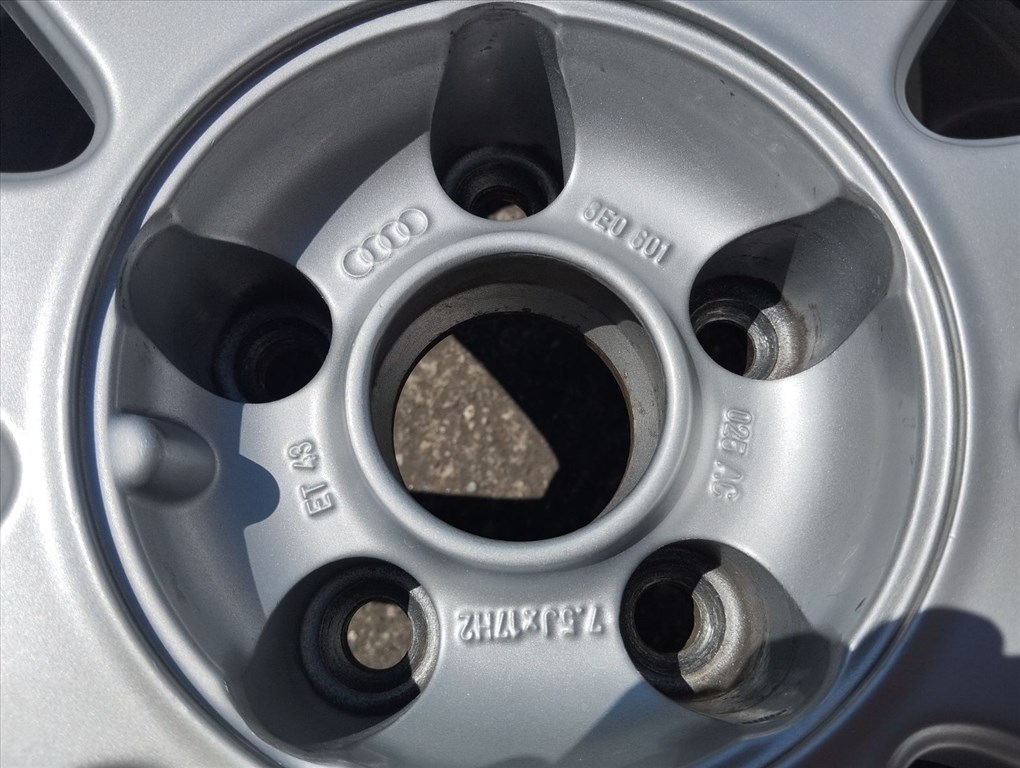 Audi S-line gyári alufelni, 5x112, 7.5x17, 57.1, et43 4. kép