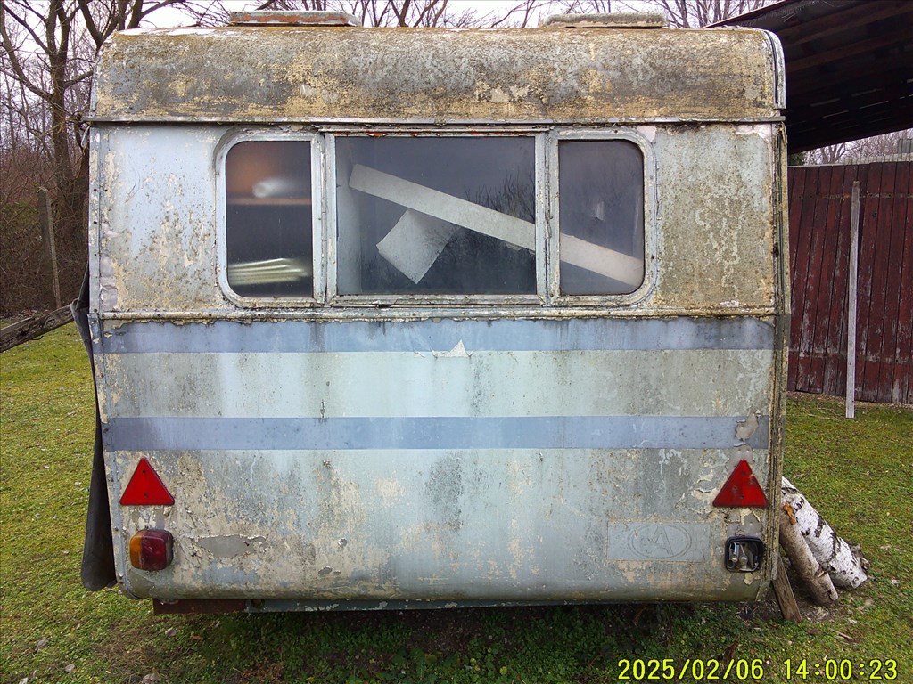 LAKÓKOCSI,FELÚJÍTÁSRA SZORULOAN PAPIROK NÉLKŰL TAPOLCÁN ELADÓ 2. kép