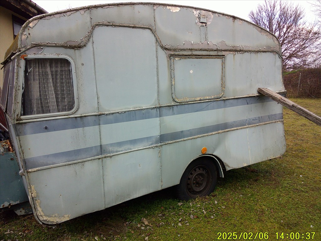 LAKÓKOCSI,FELÚJÍTÁSRA SZORULOAN PAPIROK NÉLKŰL TAPOLCÁN ELADÓ 5. kép