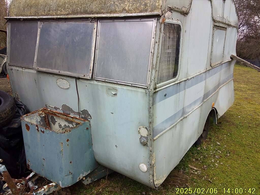 LAKÓKOCSI,FELÚJÍTÁSRA SZORULOAN PAPIROK NÉLKŰL TAPOLCÁN ELADÓ 6. kép