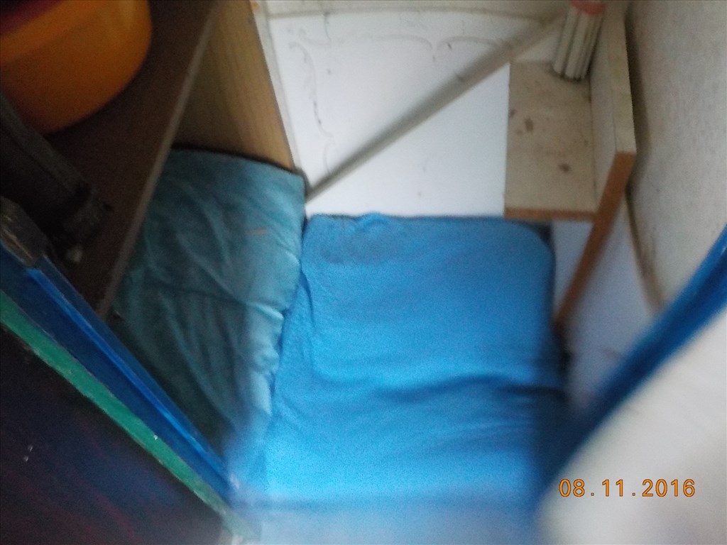 LAKÓKOCSI,FELÚJÍTÁSRA SZORULOAN PAPIROK NÉLKŰL TAPOLCÁN ELADÓ 13. kép