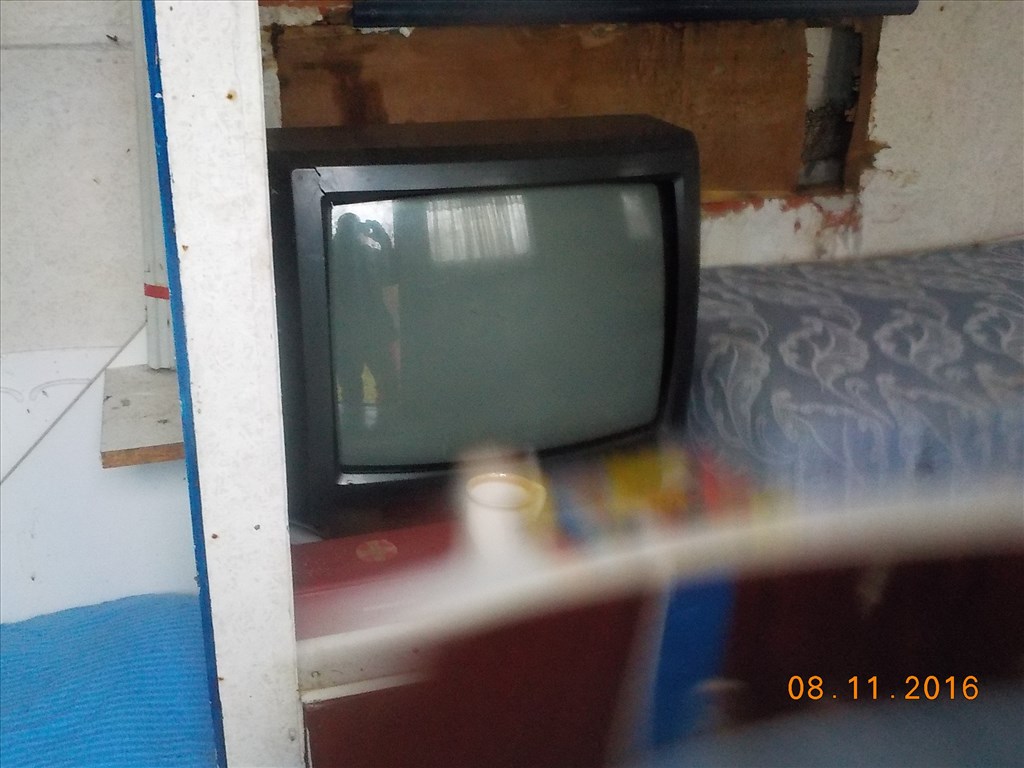 LAKÓKOCSI,FELÚJÍTÁSRA SZORULOAN PAPIROK NÉLKŰL TAPOLCÁN ELADÓ 18. kép