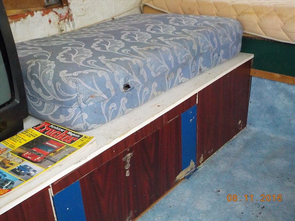 LAKÓKOCSI,FELÚJÍTÁSRA SZORULOAN PAPIROK NÉLKŰL TAPOLCÁN ELADÓ 36. kép