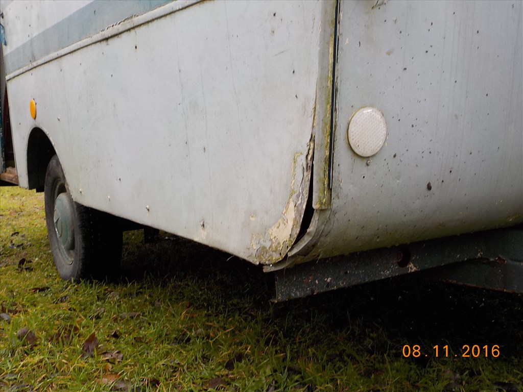 LAKÓKOCSI,FELÚJÍTÁSRA SZORULOAN PAPIROK NÉLKŰL TAPOLCÁN ELADÓ 62. kép