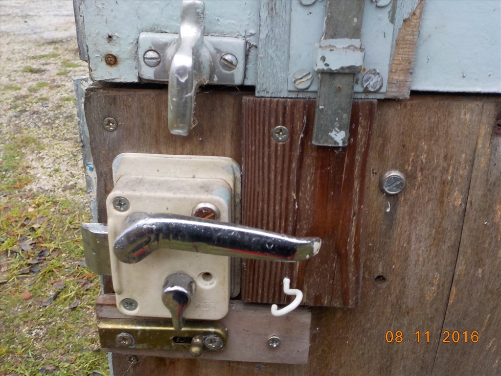 LAKÓKOCSI,FELÚJÍTÁSRA SZORULOAN PAPIROK NÉLKŰL TAPOLCÁN ELADÓ 66. kép