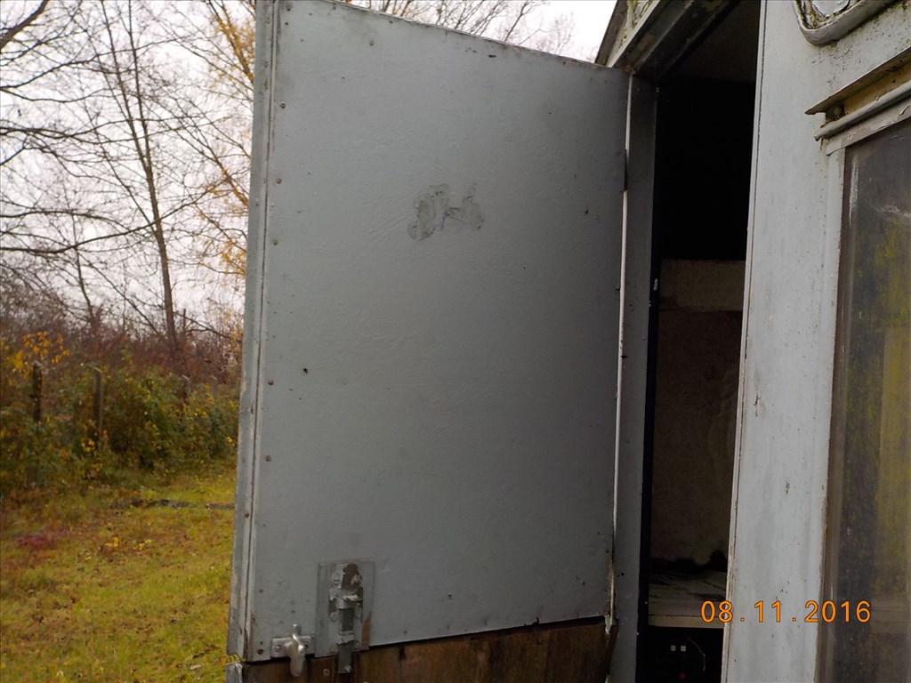 LAKÓKOCSI,FELÚJÍTÁSRA SZORULOAN PAPIROK NÉLKŰL TAPOLCÁN ELADÓ 68. kép