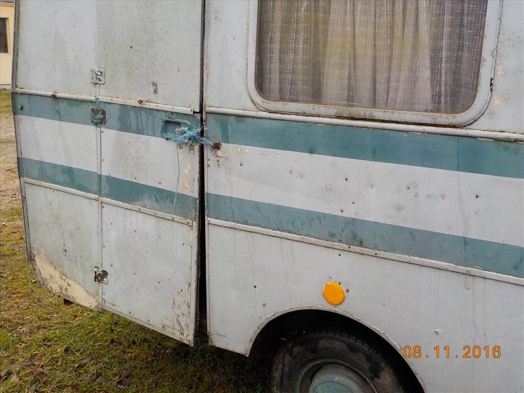 LAKÓKOCSI,FELÚJÍTÁSRA SZORULOAN PAPIROK NÉLKŰL TAPOLCÁN ELADÓ 70. kép