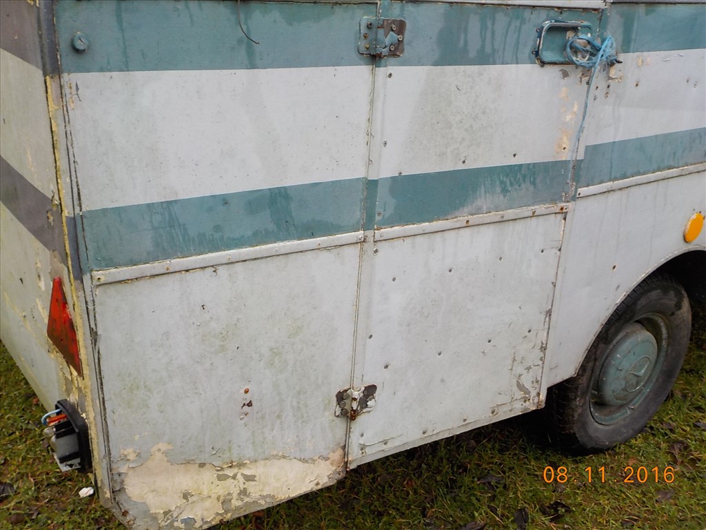 LAKÓKOCSI,FELÚJÍTÁSRA SZORULOAN PAPIROK NÉLKŰL TAPOLCÁN ELADÓ 75. kép